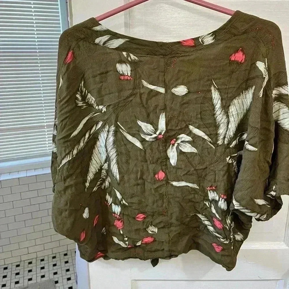 Express olive green flowy floral button down center tie oversized blouse - Picture 6 of 8